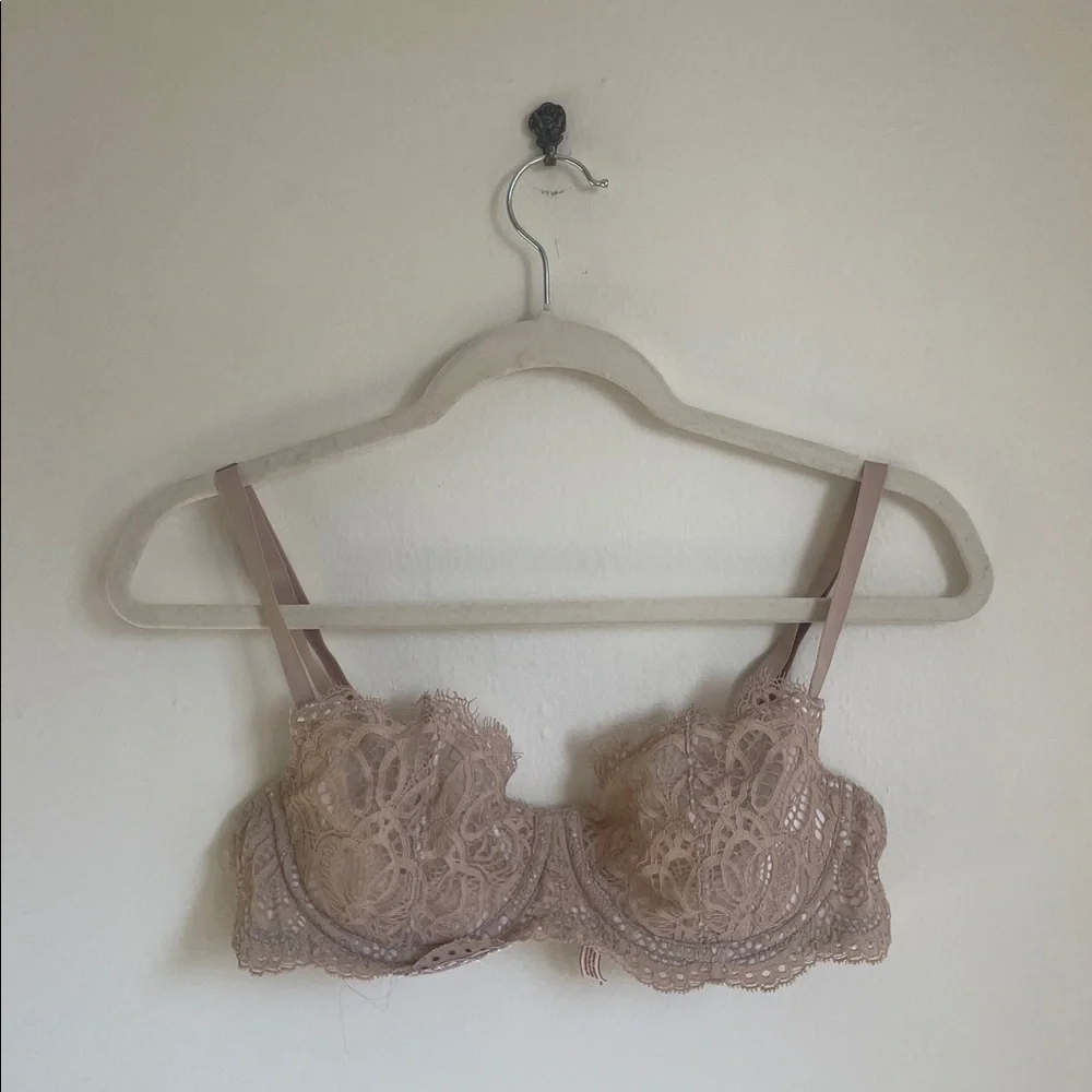 Victoria’s Secret Nude Push Up Bra